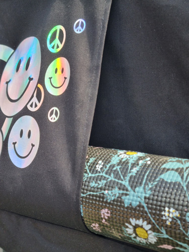 yoga bag pocket close up